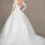 فستان زفاف طويل الأكمام بظهر دانتيل مكشوف مع قطار، تصميم ضيق الخصر، فستان عروس أبيض من الشبك