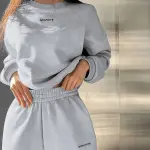 طقم كنزة وبنطلون رياضي فضفاض للنساء بتصميم حروف مطرزة للربيع والخريف للارتداء الداخلي والخارجي