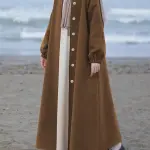 كارديجان فرنسي بأكتاف متدلية ومخطط